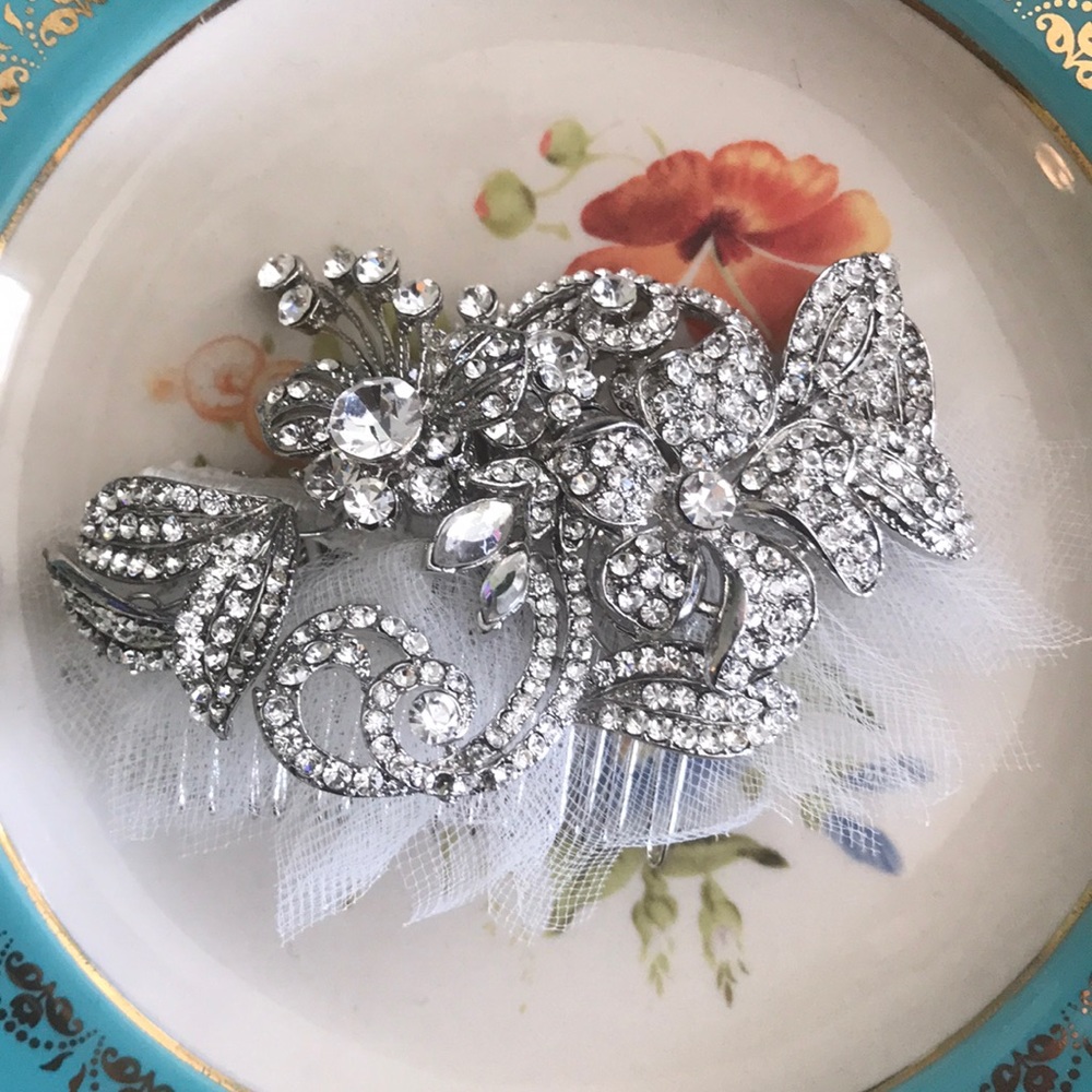 Untamed Petals by Amanda Judge bridal comb